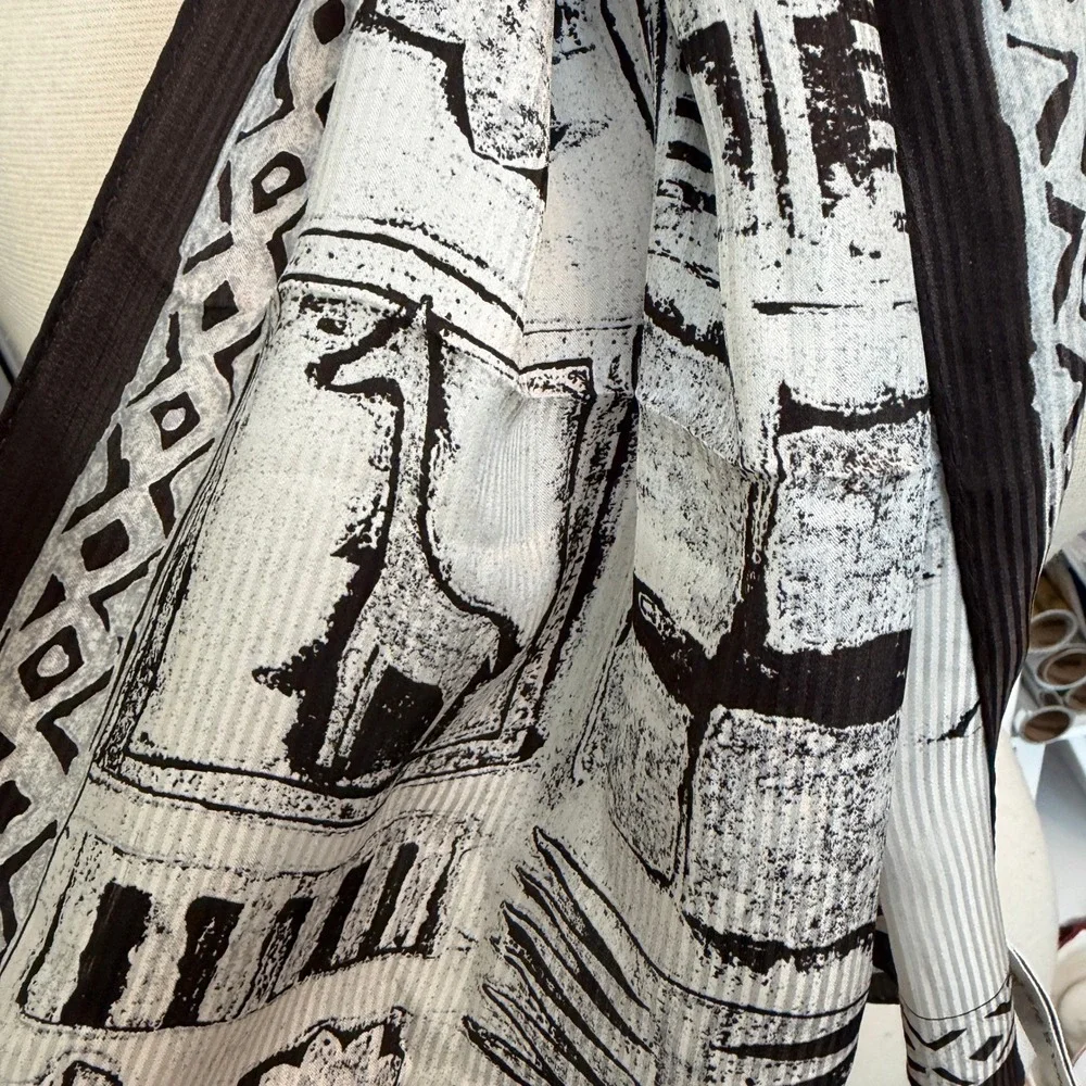 Jones New York Silk Scarf Brown Cream Giraffe Woodblock Print Ribbed 10x52